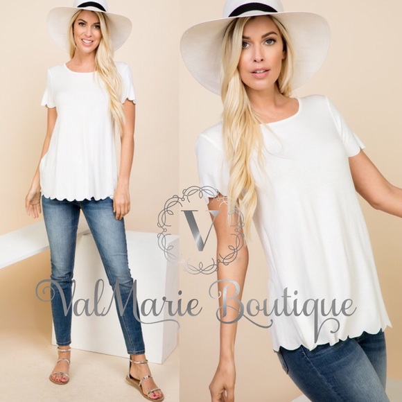 Scalloped off-white short sleeve top - Picture 2 of 3